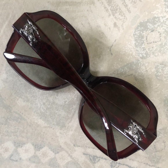 Burberry B 4058 Oversized Sunglasses - Picture 8 of 8